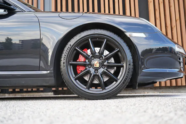 PORSCHE 911 CARRERA 4S PDK BLACK l 385 PS
