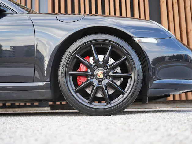 PORSCHE 911 CARRERA 4S PDK BLACK l 385 PS