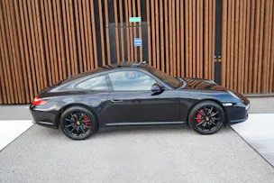PORSCHE 911 CARRERA 4S PDK BLACK l 385 PS