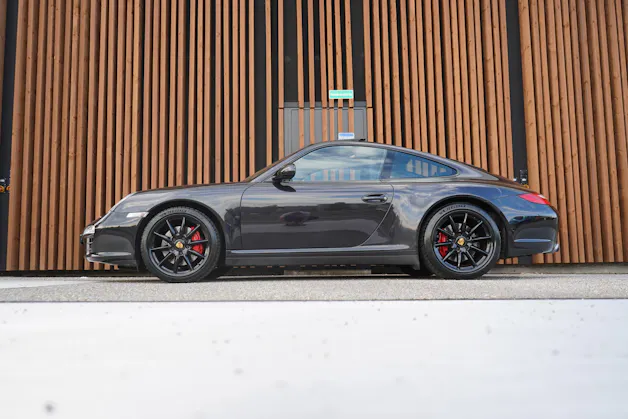 PORSCHE 911 CARRERA 4S PDK BLACK l 385 PS
