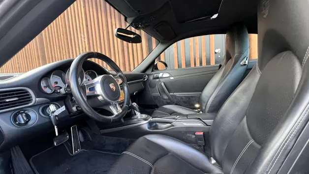 PORSCHE 911 CARRERA 4S PDK BLACK l 385 PS