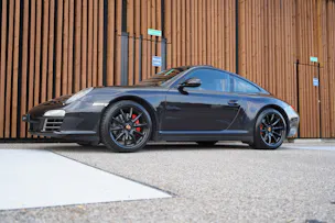 PORSCHE 911 CARRERA 4S PDK BLACK l 385 PS
