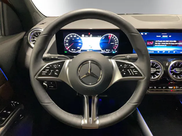 MERCEDES-BENZ GLA 250 e EQ Star 8G-DCT
