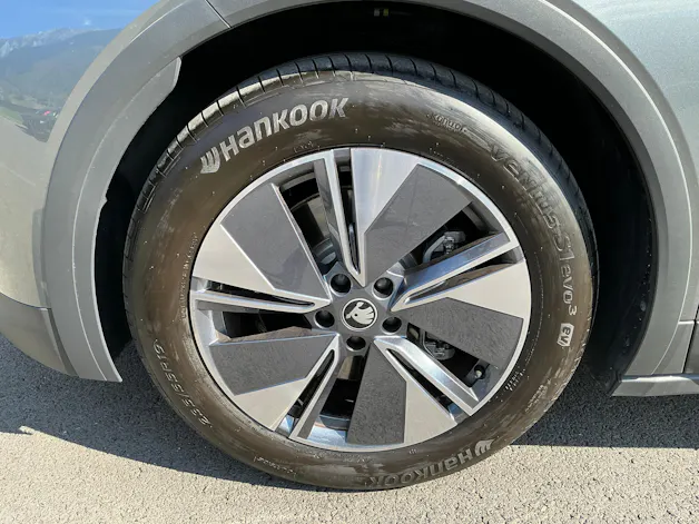 SKODA Elroq 85 4x2