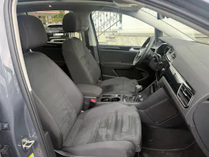 VW Touran 1.5 TSI Highline DSG R-LINE BLACK UND STYL / 48 MONATE WERK GARANTIE
