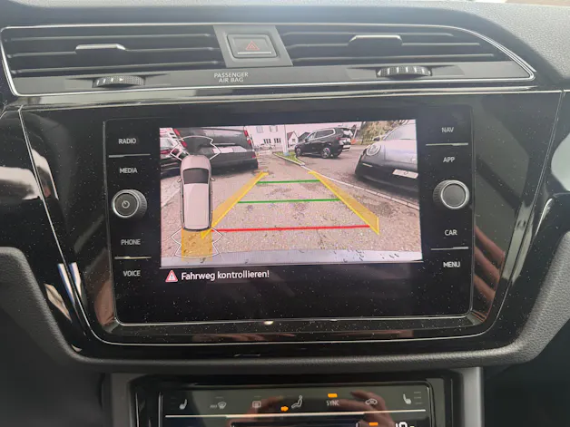 VW Touran 1.5 TSI Highline DSG R-LINE BLACK UND STYL / 48 MONATE WERK GARANTIE