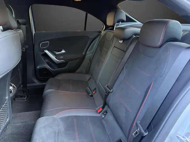MERCEDES-BENZ A 180 AMG Line 7G-DCT Sedan