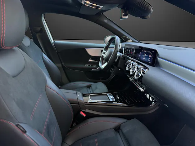 MERCEDES-BENZ A 180 AMG Line 7G-DCT Sedan