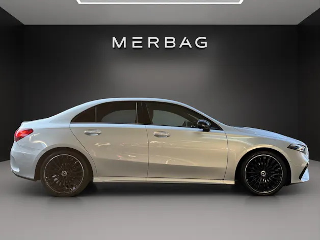 MERCEDES-BENZ A 180 AMG Line 7G-DCT Sedan