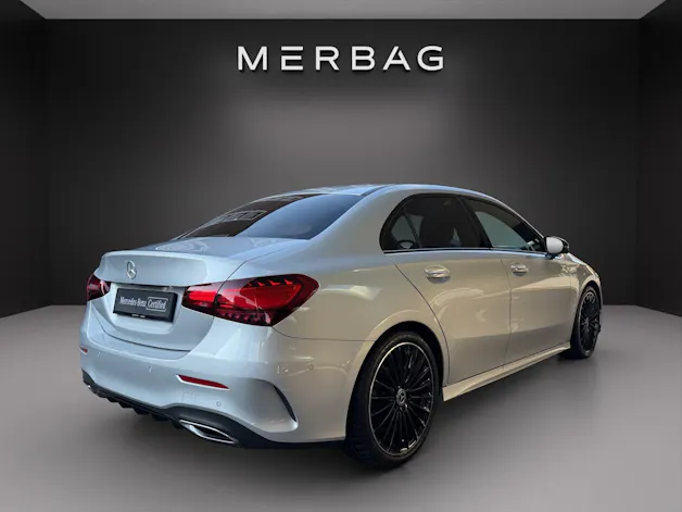 MERCEDES-BENZ A 180 AMG Line 7G-DCT Sedan