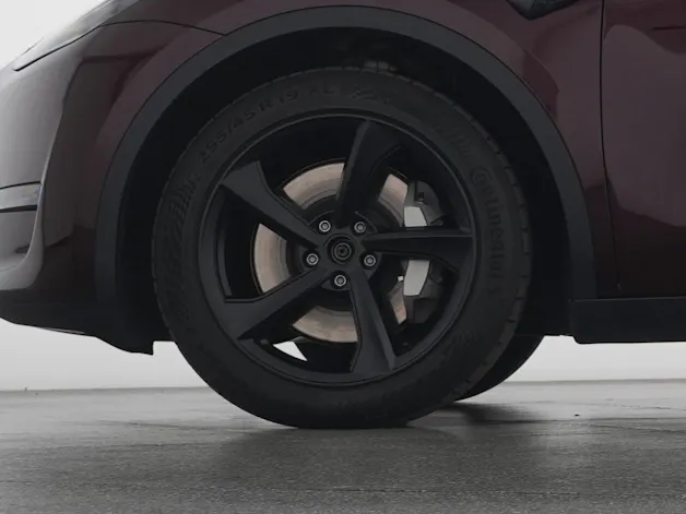 Tesla Model Y Long Range All-Wheel Drive
