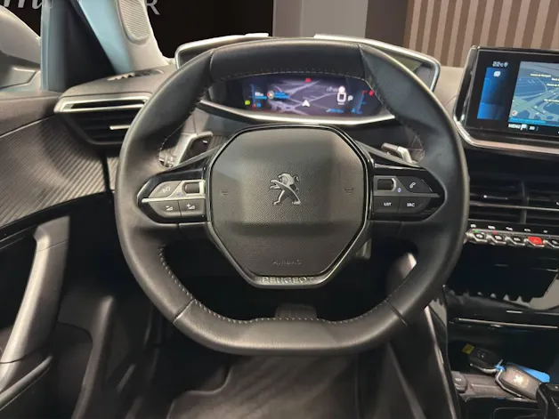 PEUGEOT 2008 1.2 PureTech Allure Pack EAT8