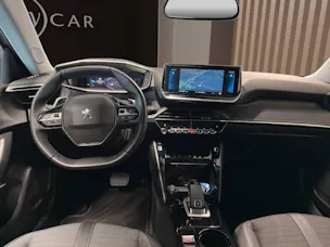PEUGEOT 2008 1.2 PureTech Allure Pack EAT8