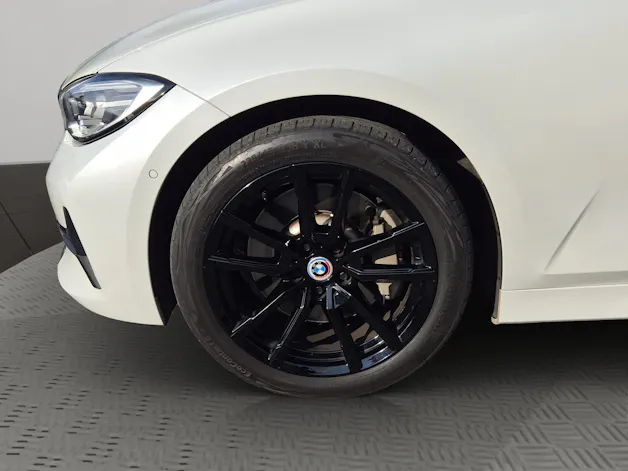 BMW 330d xDrive Touring Steptronic Sport Line