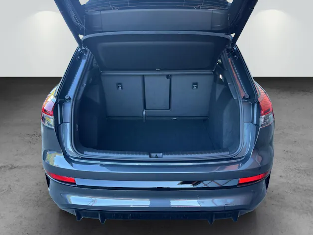 AUDI Q4 e-tron SUV quattro performance Swiss Ski
