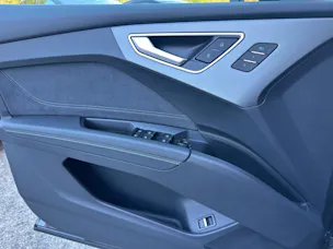 AUDI Q4 e-tron SUV quattro performance Swiss Ski
