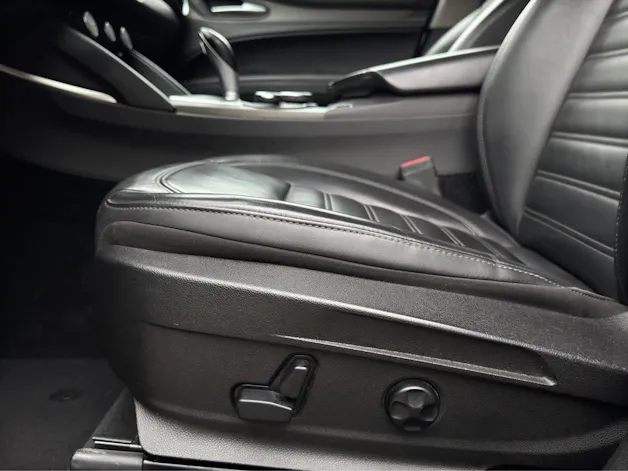 ALFA ROMEO Stelvio 2.0 Super Q4 Automatic *Rückfarkamera*Vollleder*Sitz+Lenkradheizung uvm.*