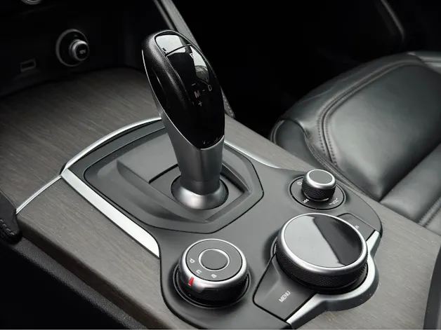 ALFA ROMEO Stelvio 2.0 Super Q4 Automatic *Rückfarkamera*Vollleder*Sitz+Lenkradheizung uvm.*