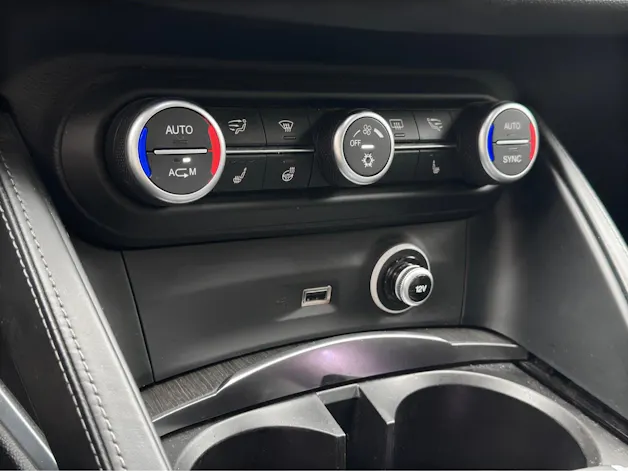 ALFA ROMEO Stelvio 2.0 Super Q4 Automatic *Rückfarkamera*Vollleder*Sitz+Lenkradheizung uvm.*