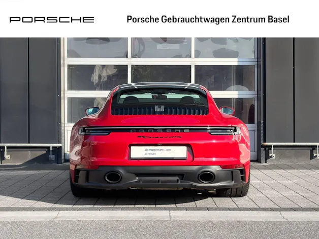 PORSCHE 911 Carrera 4 GTS