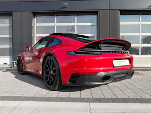 PORSCHE 911 Carrera 4 GTS
