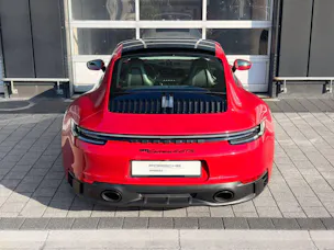 PORSCHE 911 Carrera 4 GTS