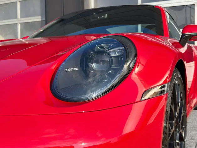 PORSCHE 911 Carrera 4 GTS