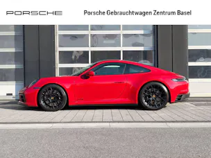 PORSCHE 911 Carrera 4 GTS