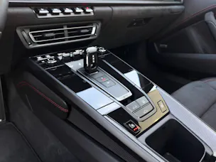 PORSCHE 911 Carrera 4 GTS