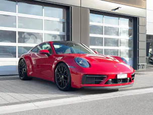 PORSCHE 911 Carrera 4 GTS