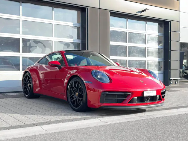 PORSCHE 911 Carrera 4 GTS