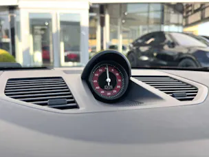 PORSCHE 911 Carrera 4 GTS