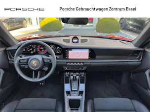 PORSCHE 911 Carrera 4 GTS