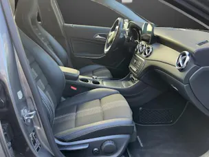 MERCEDES-BENZ GLA 200 AMG Line