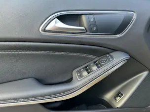 MERCEDES-BENZ GLA 200 AMG Line