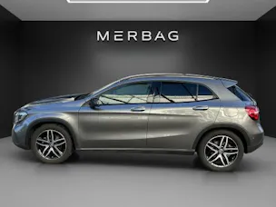 MERCEDES-BENZ GLA 200 AMG Line