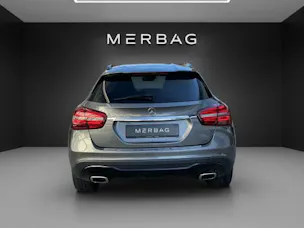 MERCEDES-BENZ GLA 200 AMG Line
