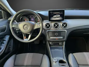 MERCEDES-BENZ GLA 200 AMG Line