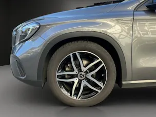 MERCEDES-BENZ GLA 200 AMG Line