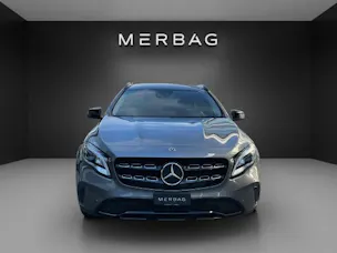 MERCEDES-BENZ GLA 200 AMG Line