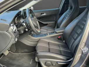 MERCEDES-BENZ GLA 200 AMG Line