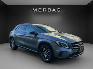 MERCEDES-BENZ GLA 200 AMG Line