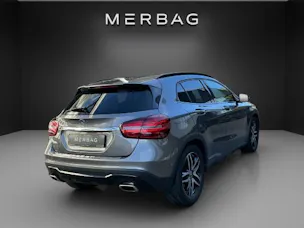 MERCEDES-BENZ GLA 200 AMG Line