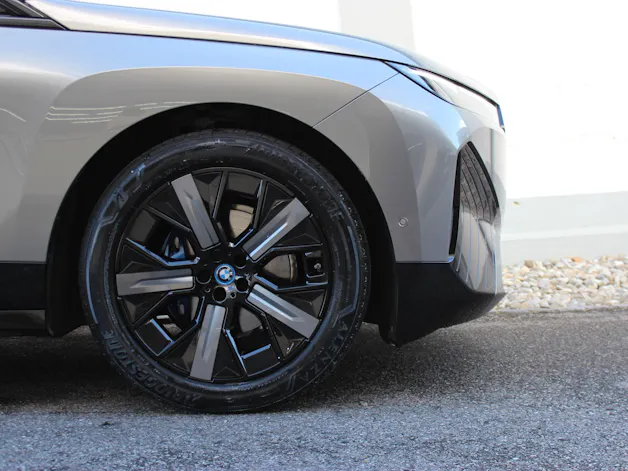 BMW iX xDrive50 *Edition Sport* oxidgrau metallic 🎉0.0%-LEASINGAKTION🎉