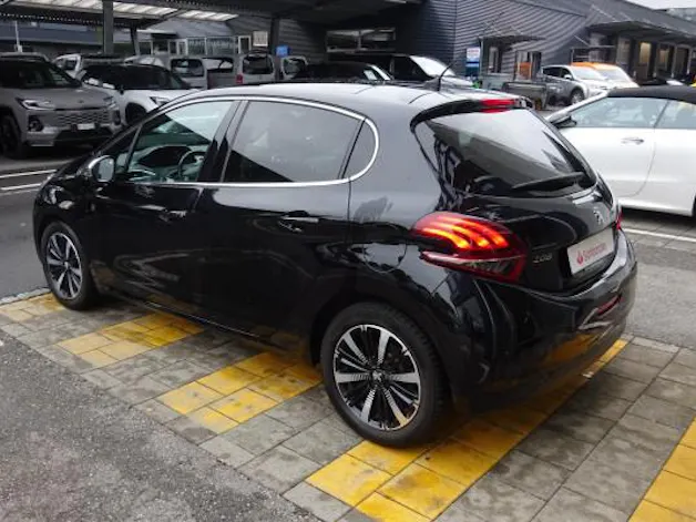 PEUGEOT 208 1.2 PureTech Tech Ed