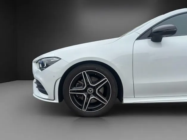 MERCEDES-BENZ CLA 220 d AMG Line 4Matic