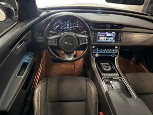 Jaguar XF 20d R-Sport Automatic