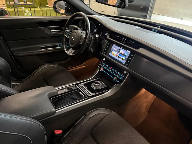 Jaguar XF 20d R-Sport Automatic