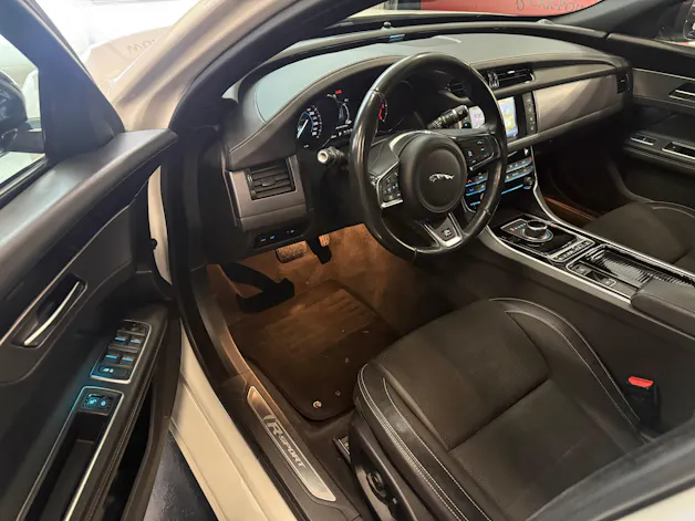 Jaguar XF 20d R-Sport Automatic