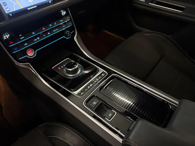 Jaguar XF 20d R-Sport Automatic